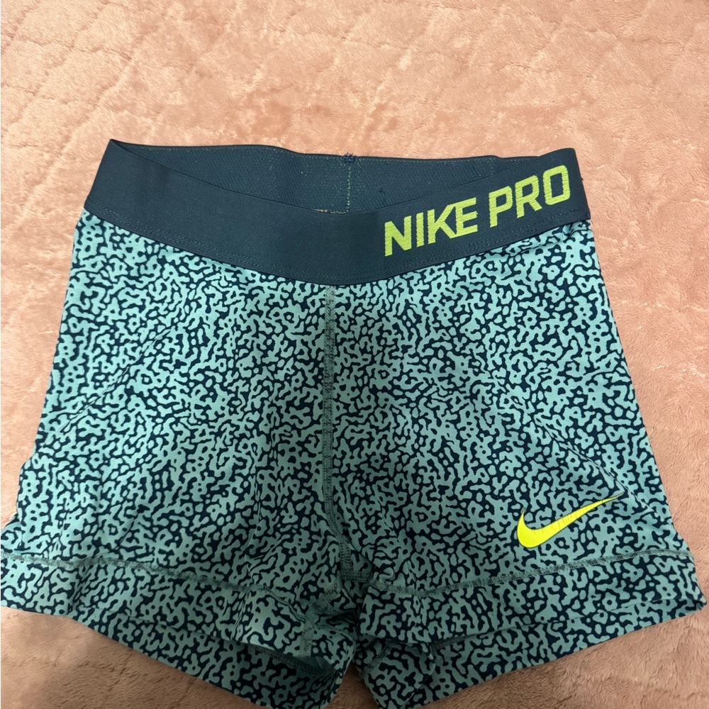 Nike Pro Green Patterned Shorts